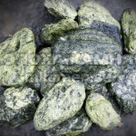 Змеевик салатовый галтованный, фракция 10-40мм - Эпоха камня